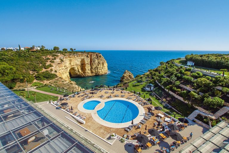 Erwachen Sie mit einer atemberaubenden Aussicht: Ein Aufenthalt im Radisson Blu Hotel an der Ostsee